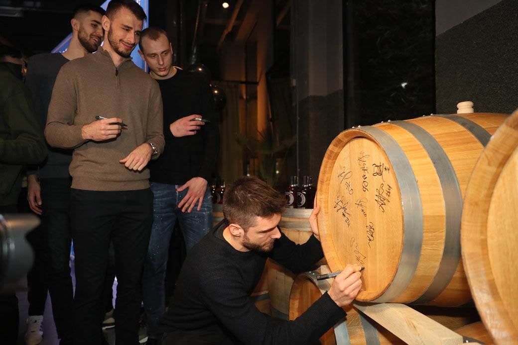 KK Partizan koktel i kalendar 12.jpg