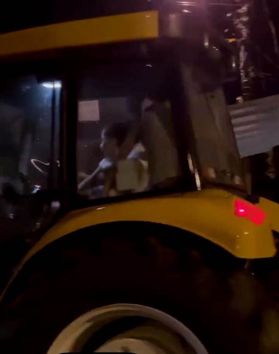 Diego Kosta, Traktor (8).jpg