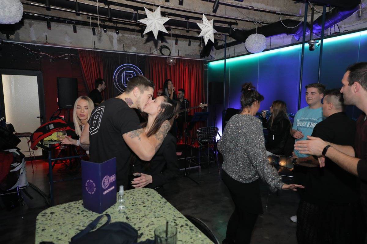 Nastup Lene Čolak, Rijaliti Bar (3).jpg