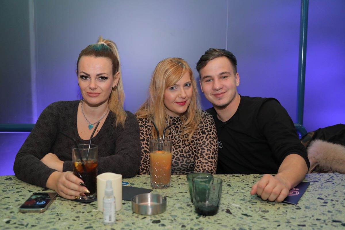 Nastup Lene Čolak, Rijaliti Bar (8).jpg