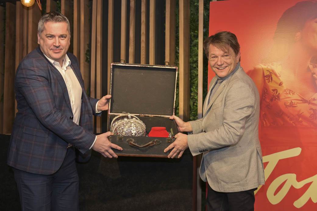 Mocart je izdvojio 150.000 evra u humanitarnim licitacijama.jpg