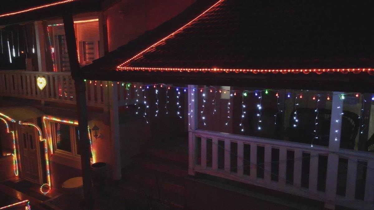 Gornji Milanovac, Kuća, Sijalice, Novogodišnja rasveta (7).jpg