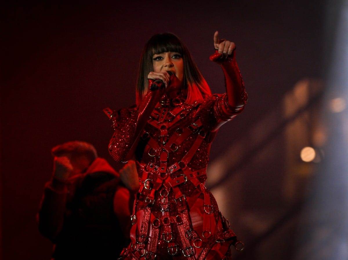 Sara Jo, Koncert Ispred Skupštine (3).jpeg