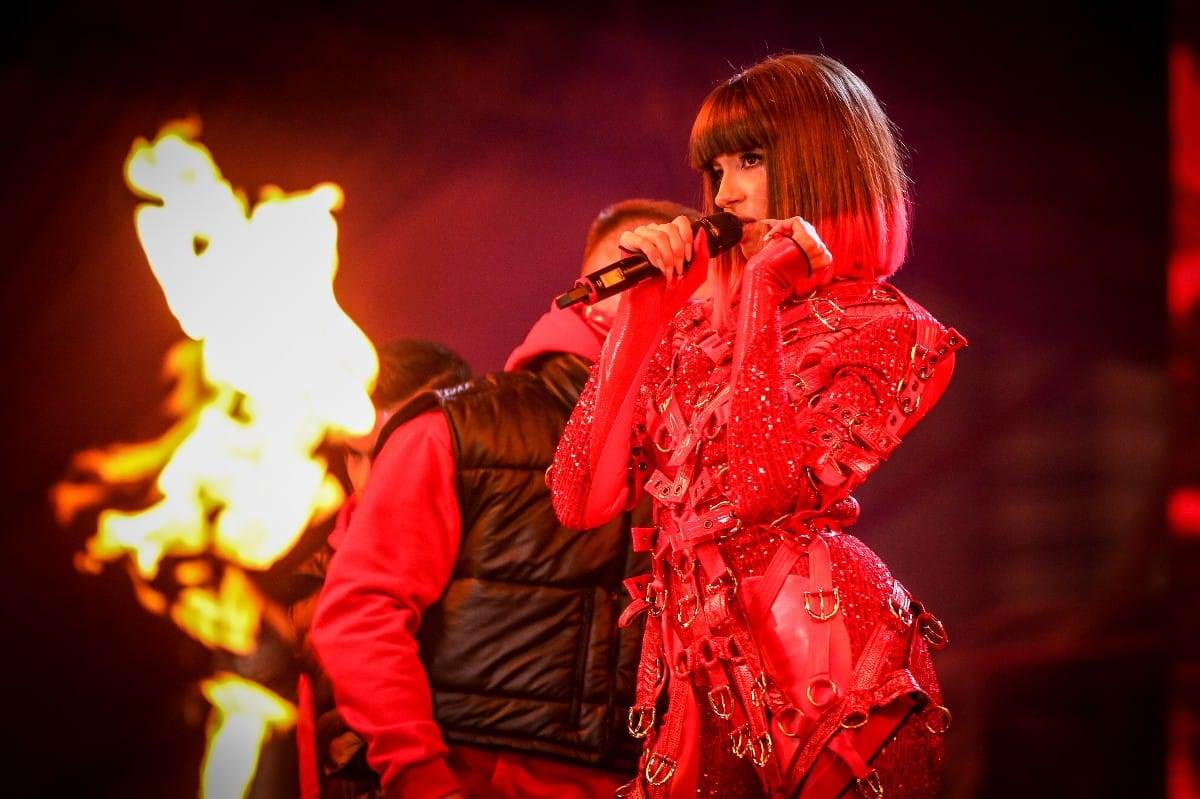 Sara Jo, Koncert Ispred Skupštine (9).jpeg