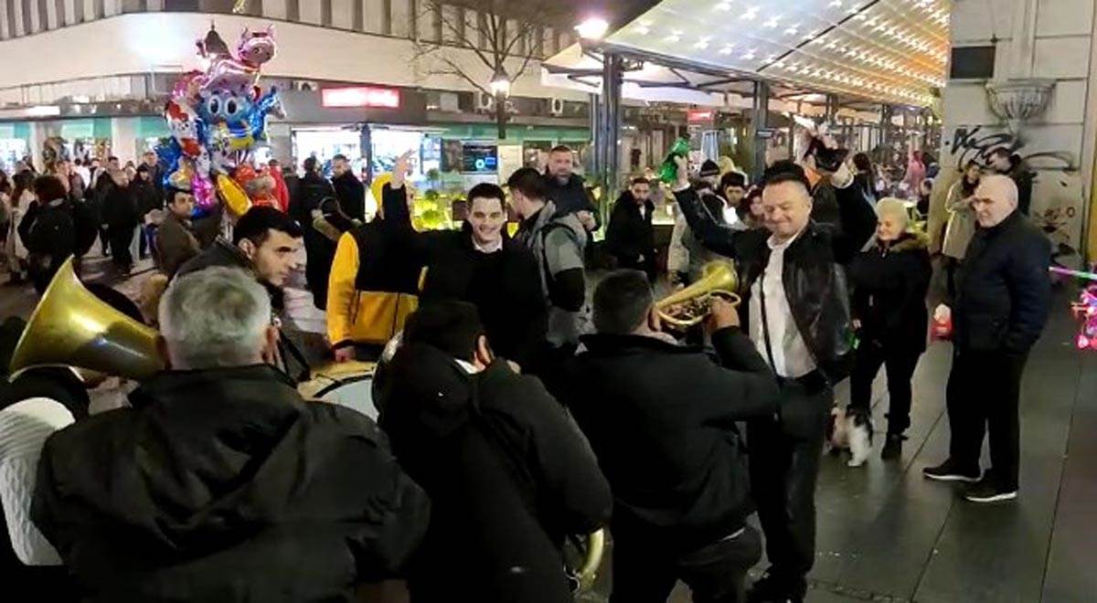 Slavlje u knez mihailovoj (4).jpg