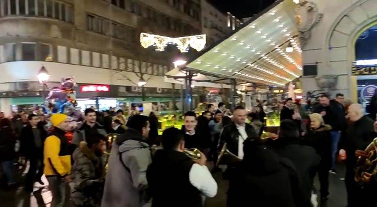 Slavlje u knez mihailovoj (6).jpg