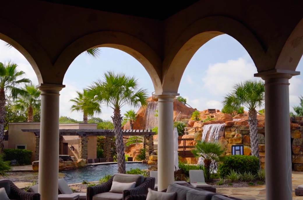 Vila Tonija Parkera u Americi