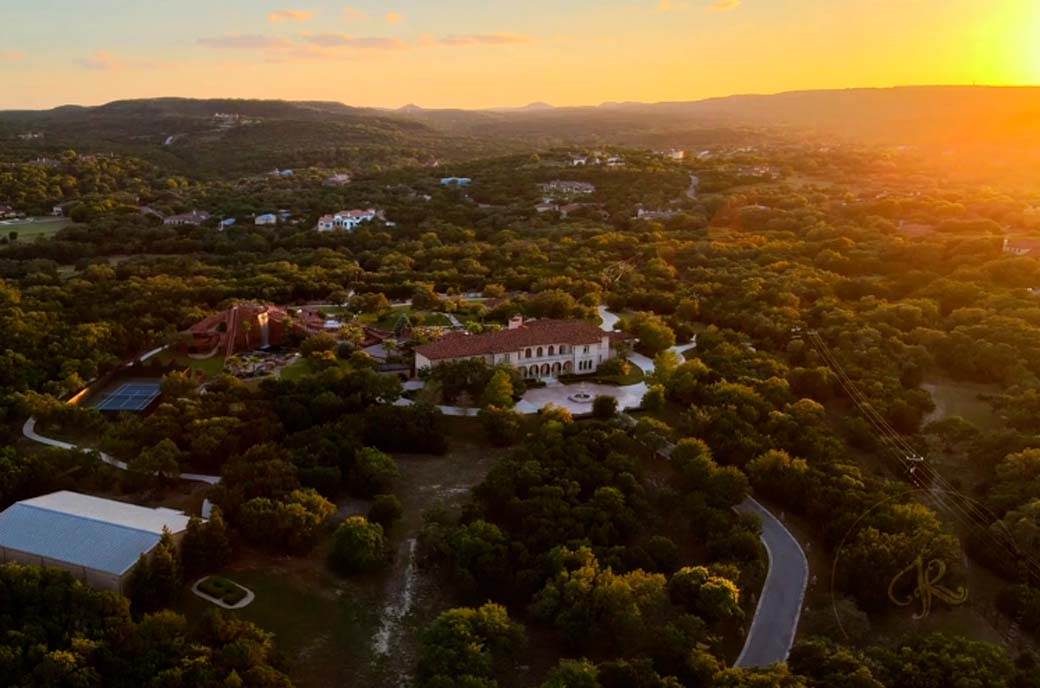 Vila Tonija Parkera u Americi
