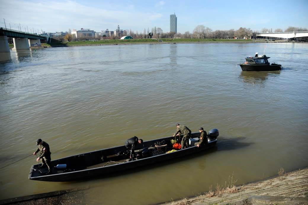 Izgubljeni Matej Spasilačka ekipa Ronioci Rečna policija (2).jpg