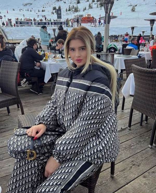 Kristina Mitrović i Ilija na zimovanju u Francuskoj