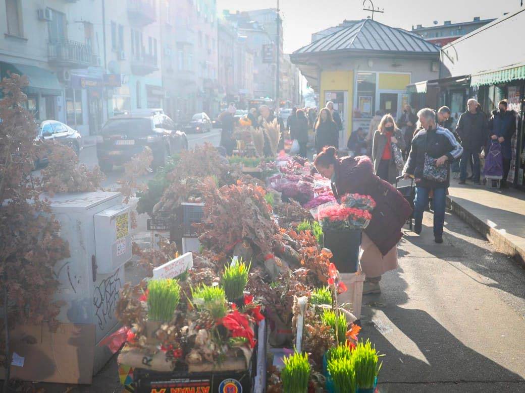 Prodaja badnjaka na Kalenić pijaci