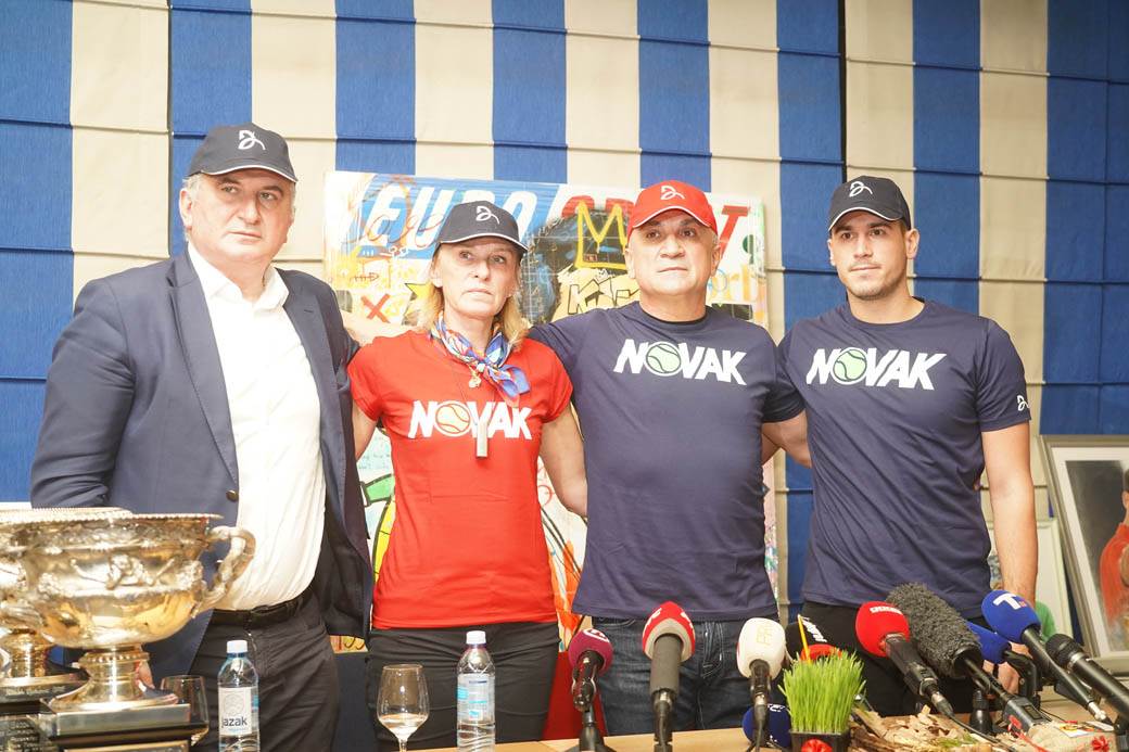 konferencija za medije porodica Djokovic (1).jpg