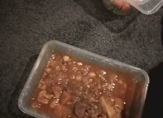 Hrana iz hotela u kome je Novak Đoković (5).jpg