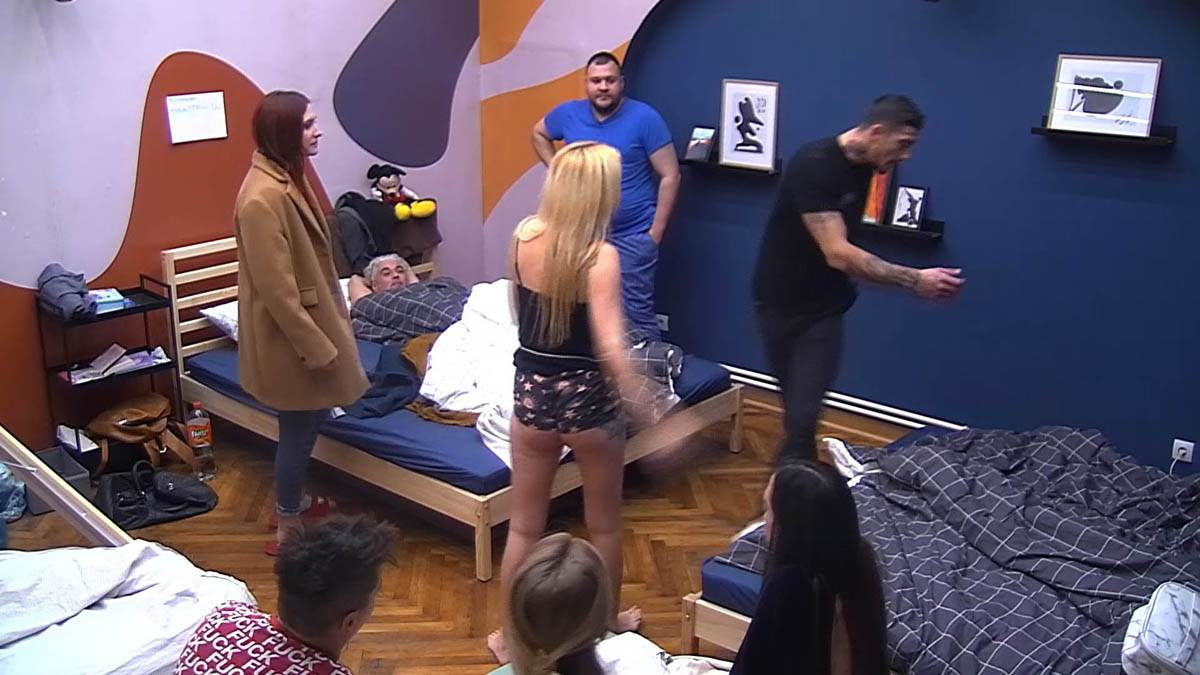 Rijaliti Bar svadja stan  (8).jpg