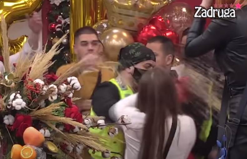 Tara i Dejan svađa Zadruga