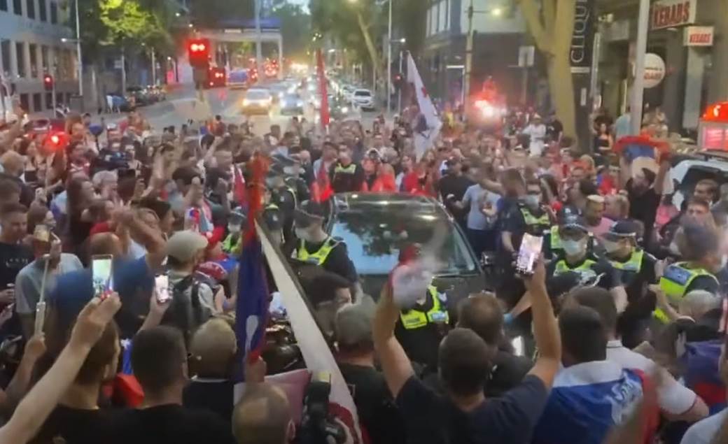 Novak Đoković neredi na ulicama Melburna napustio advokatsku kancelariju