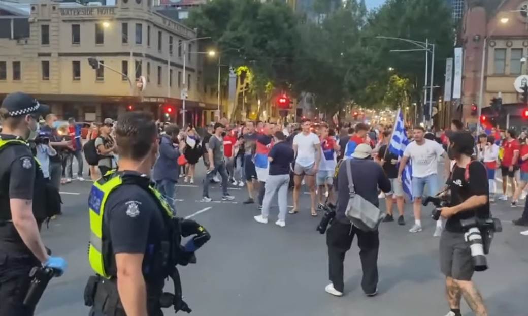 Novak Đoković neredi na ulicama Melburna napustio advokatsku kancelariju