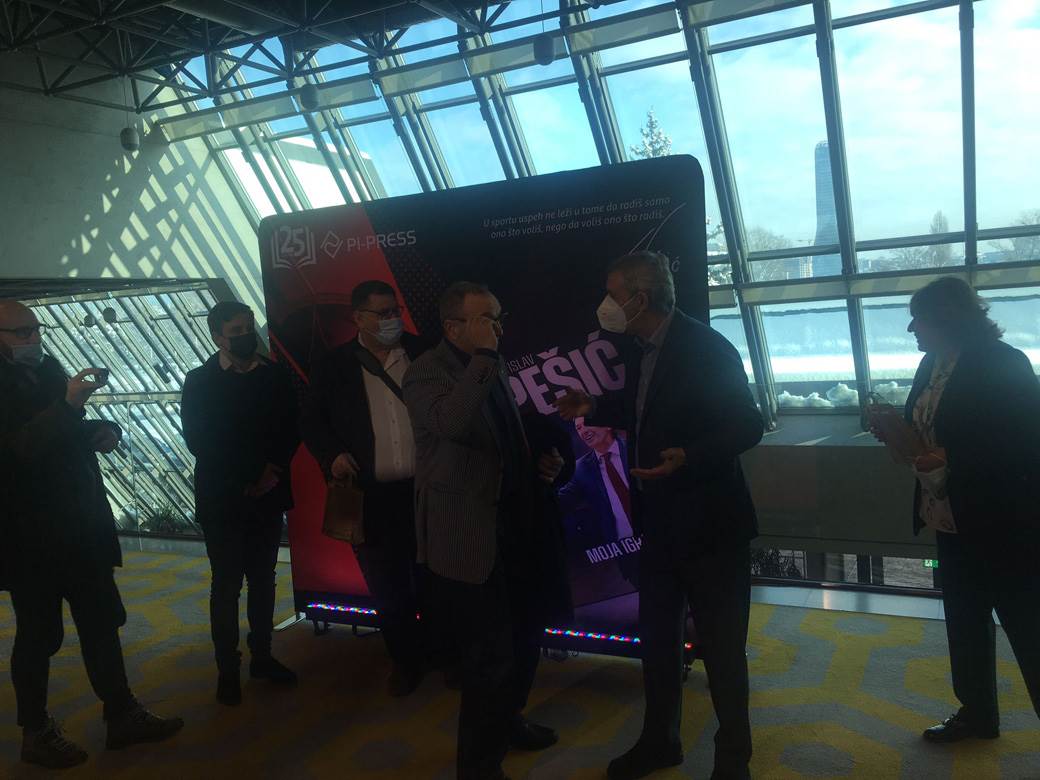 Nikola Rokvić sa partizanovcima Obradovićem i Kićanovićem