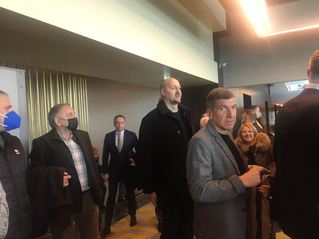 Nikola Rokvić sa partizanovcima Obradovićem i Kićanovićem