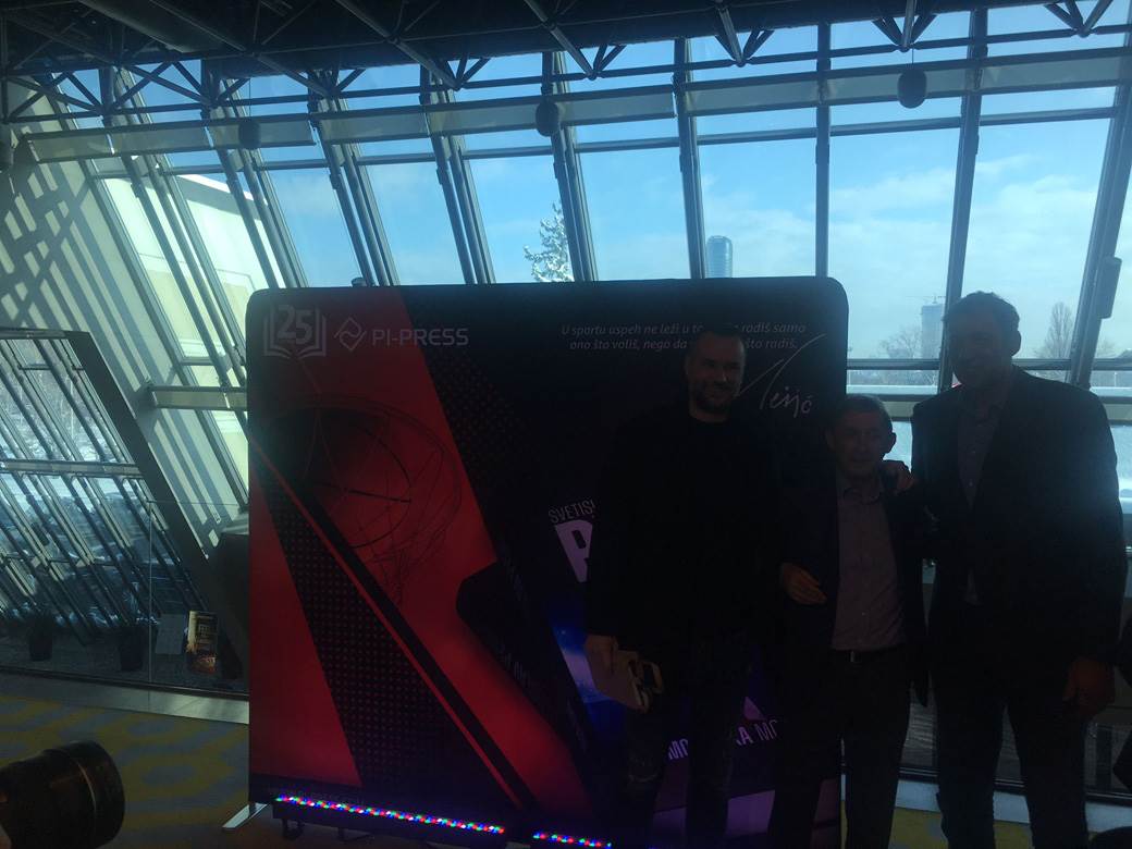 Nikola Rokvić sa partizanovcima Obradovićem i Kićanovićem