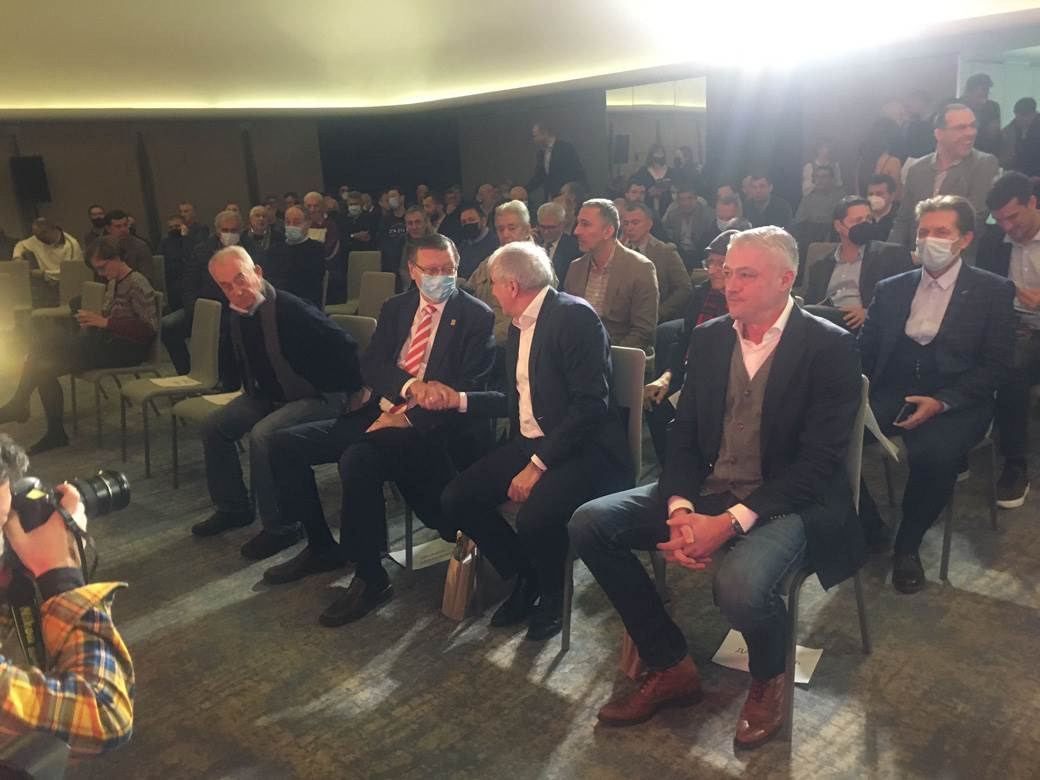 Nikola Rokvić sa partizanovcima Obradovićem i Kićanovićem