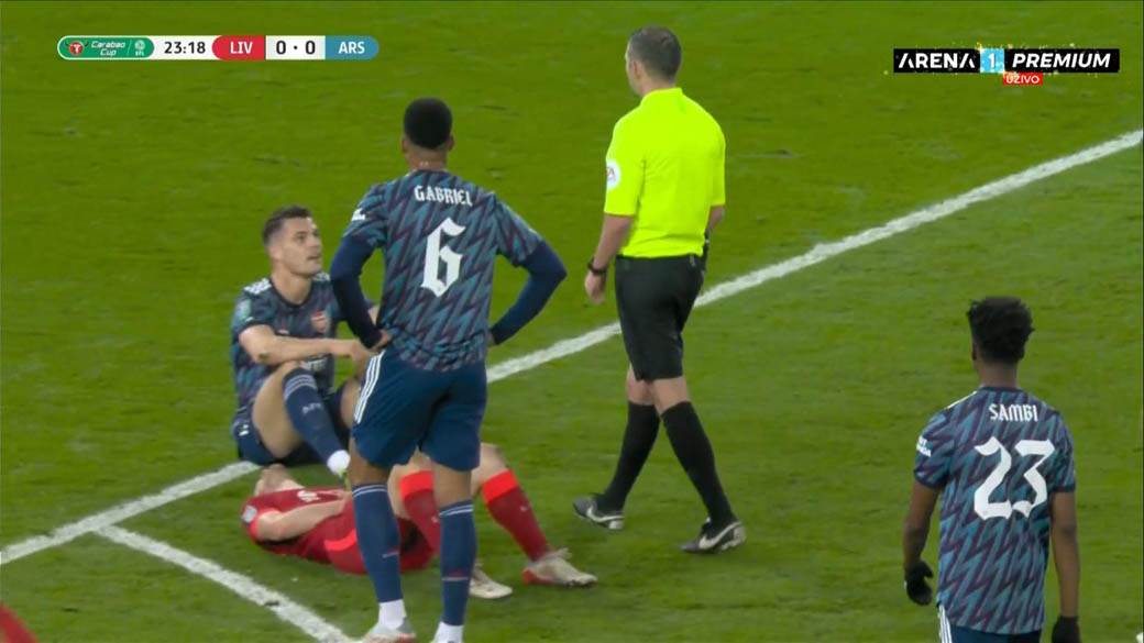 Granit Džaka crveni karton 6.jpg