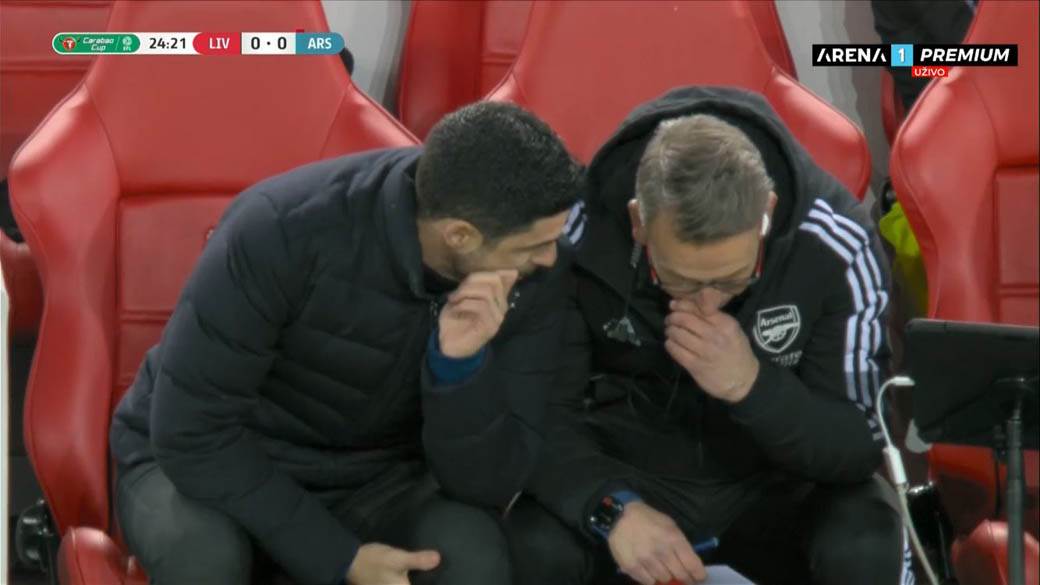 Granit Džaka crveni karton 8.jpg