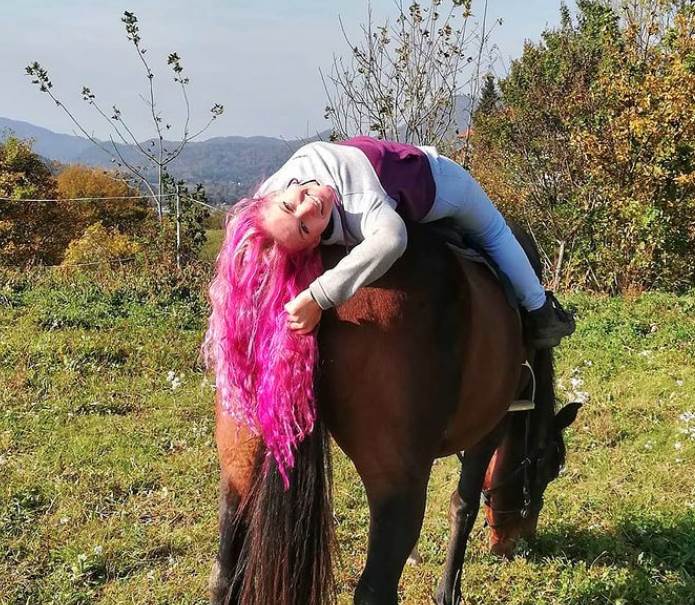 lara goršek kos.png