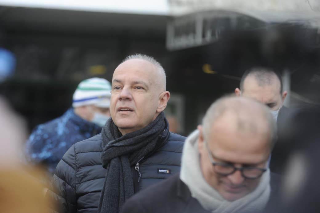 Merkator obrušen zid Goran Vesić Zoran Radojičić (1).jpg