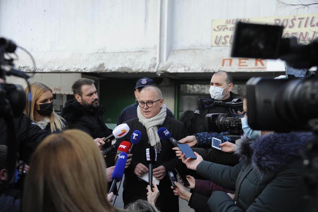 Merkator obrušen zid Goran Vesić Zoran Radojičić (3).jpg