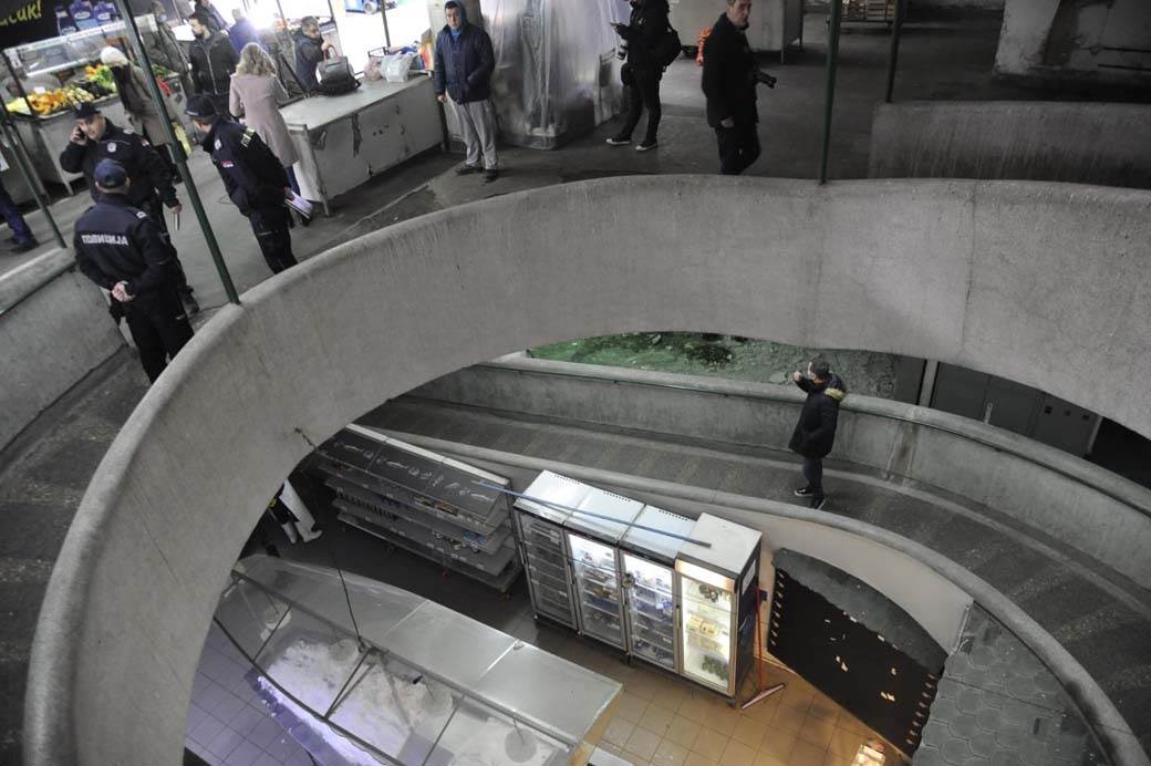 Merkator obrušen zid Goran Vesić Zoran Radojičić (16).jpg