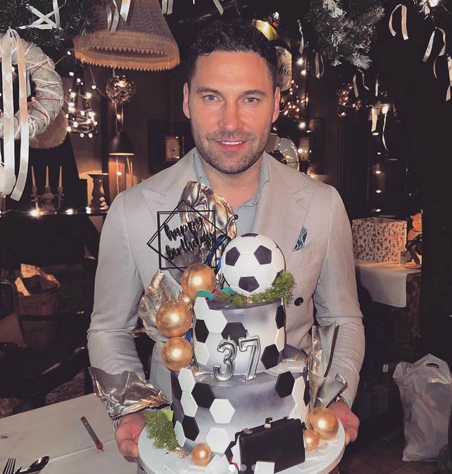 Dusko Tosic torta.jpg