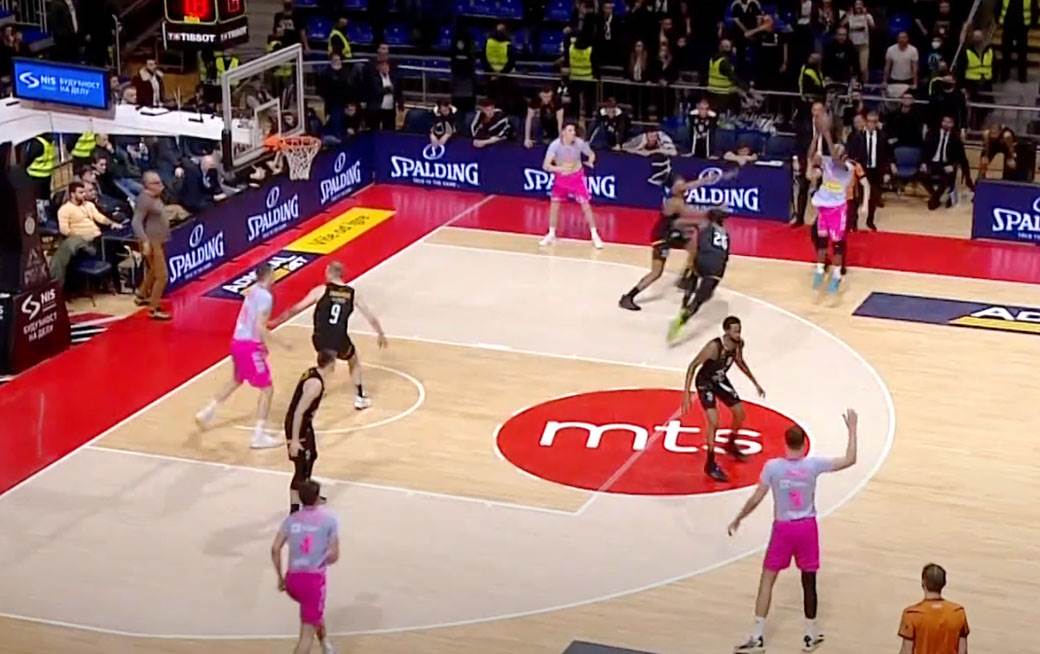 Skuči Smit trojka za pobedu protiv Partizana 3.jpg