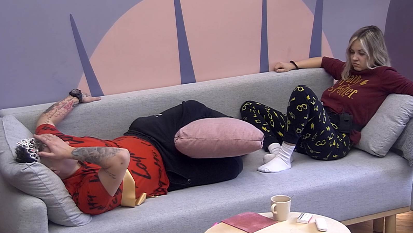 Rijaliti Bar, Ksenija i Sanja