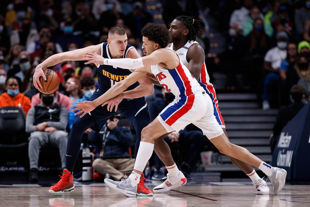 nba denver detroit 4.jpg