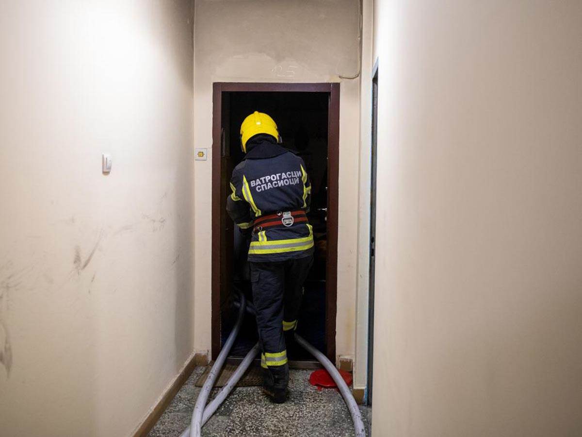 Požar Vatrogasci, Novi Beograd (1).jpg