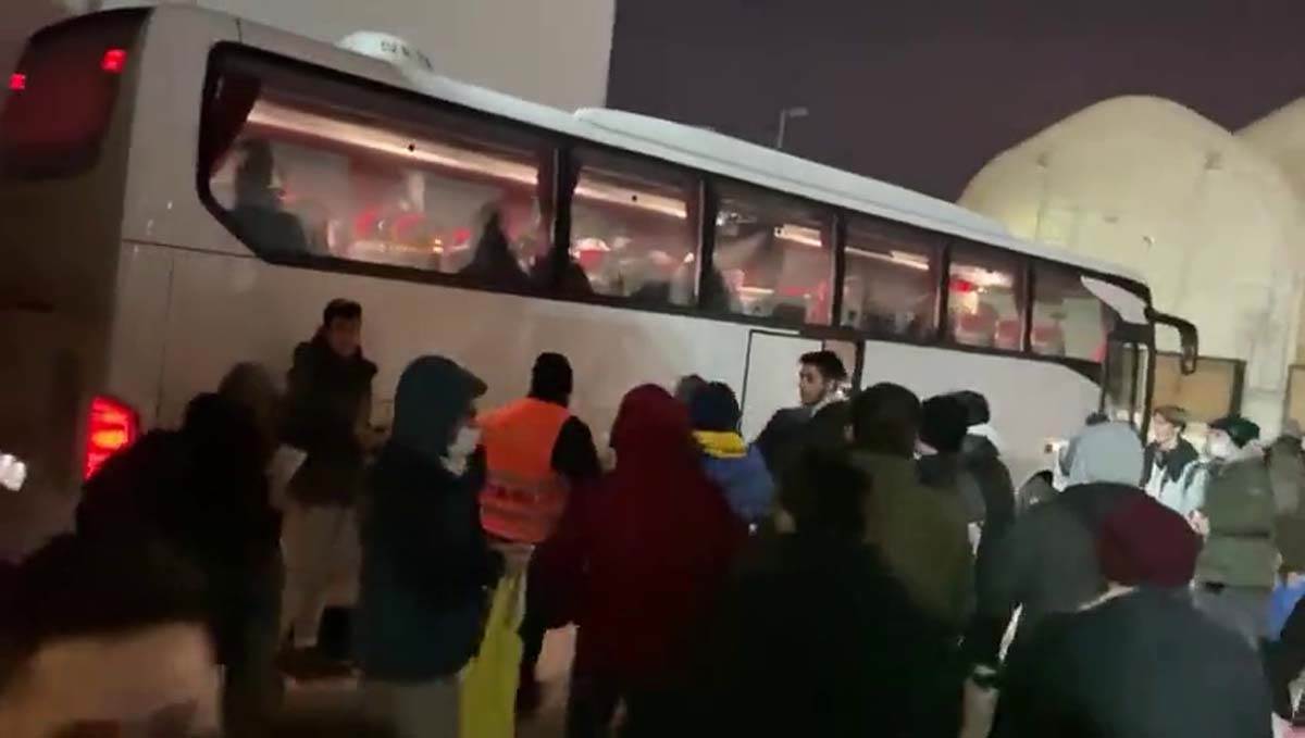 navijači pozdravili Željka Obradovića (5).jpg