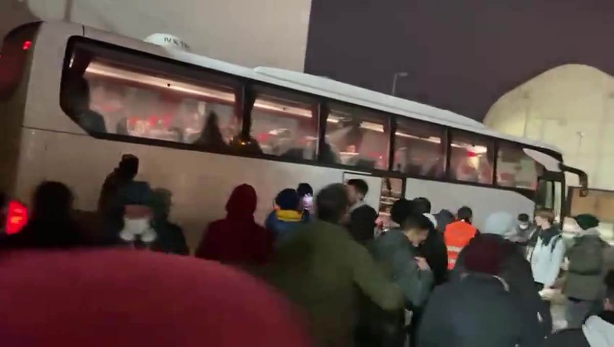 navijači pozdravili Željka Obradovića (6).jpg