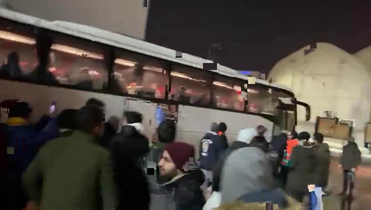 navijači pozdravili Željka Obradovića (8).jpg