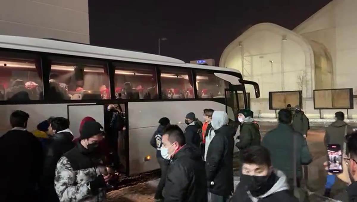 navijači pozdravili Željka Obradovića (11).jpg