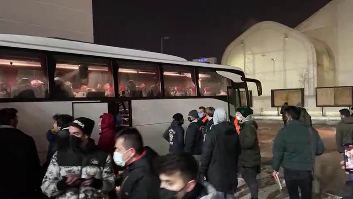 navijači pozdravili Željka Obradovića (12).jpg