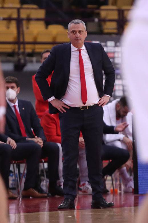 Crvena zvezda pobedila Olimpijakos u Atini