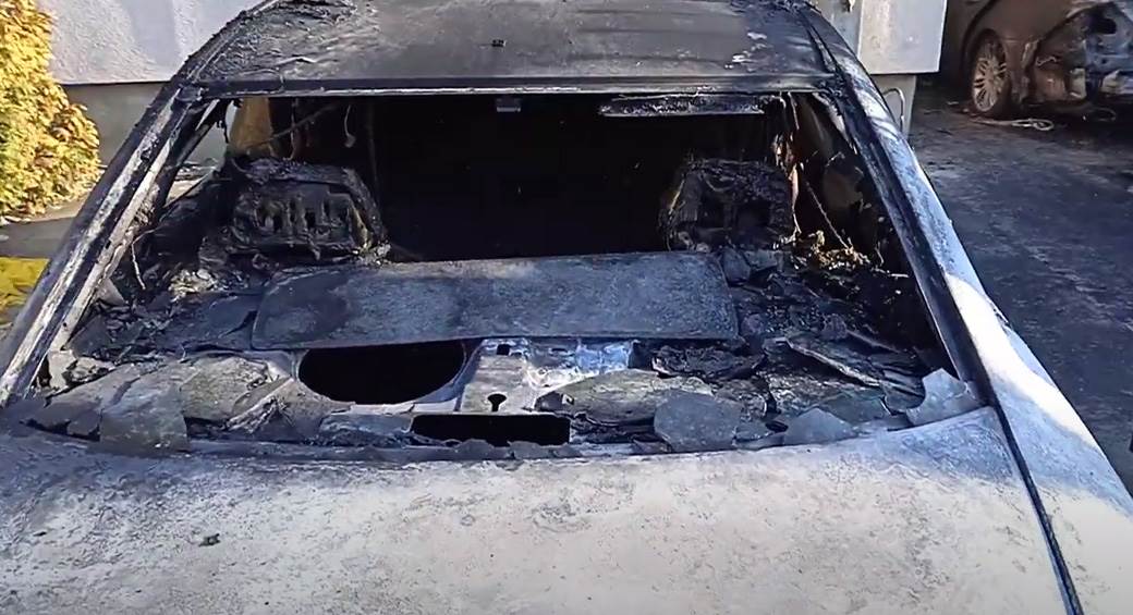 Zapaljeni Automobili (3).jpg