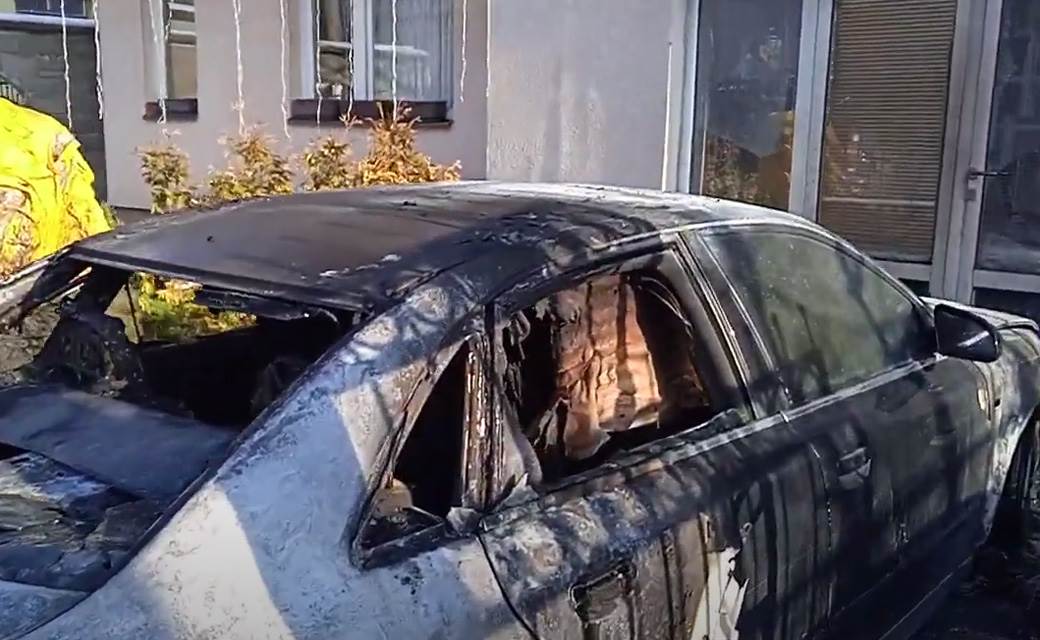 Zapaljeni Automobili (6).jpg