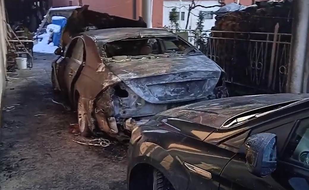 Zapaljeni Automobili (7).jpg