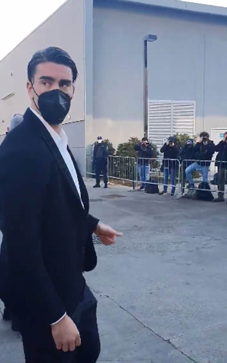 Dušan Vlahović stigao u Juventus (10).jpg