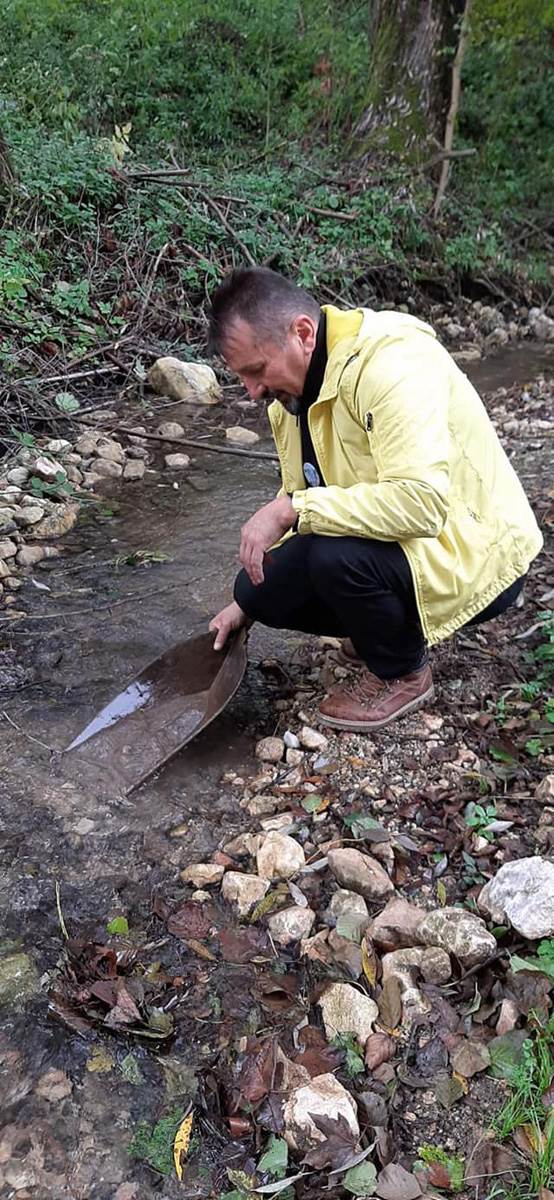 Kopanje Zlata (1).jpg