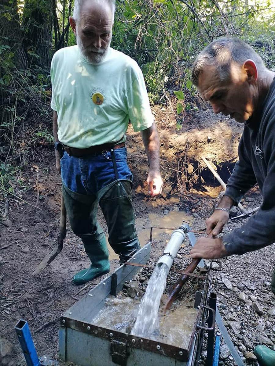 Kopanje Zlata (3).jpg