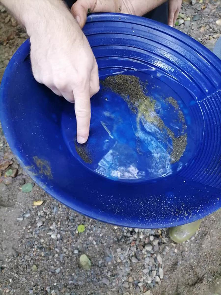 Kopanje Zlata (4).jpg