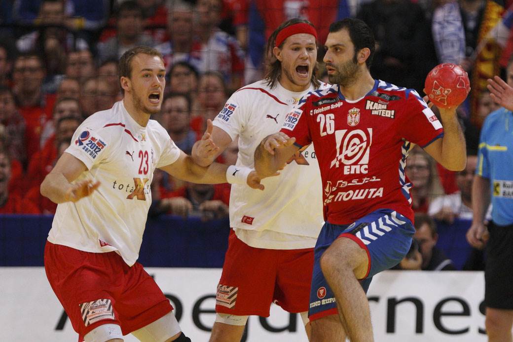 Srbija Danska rukomet 2012 8.jpg